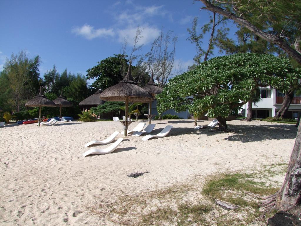 So Beach Villa In Situ Roches Noires Room photo