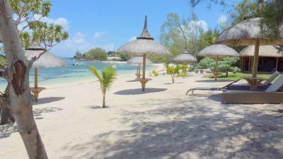 So Beach Villa In Situ Roches Noires Room photo